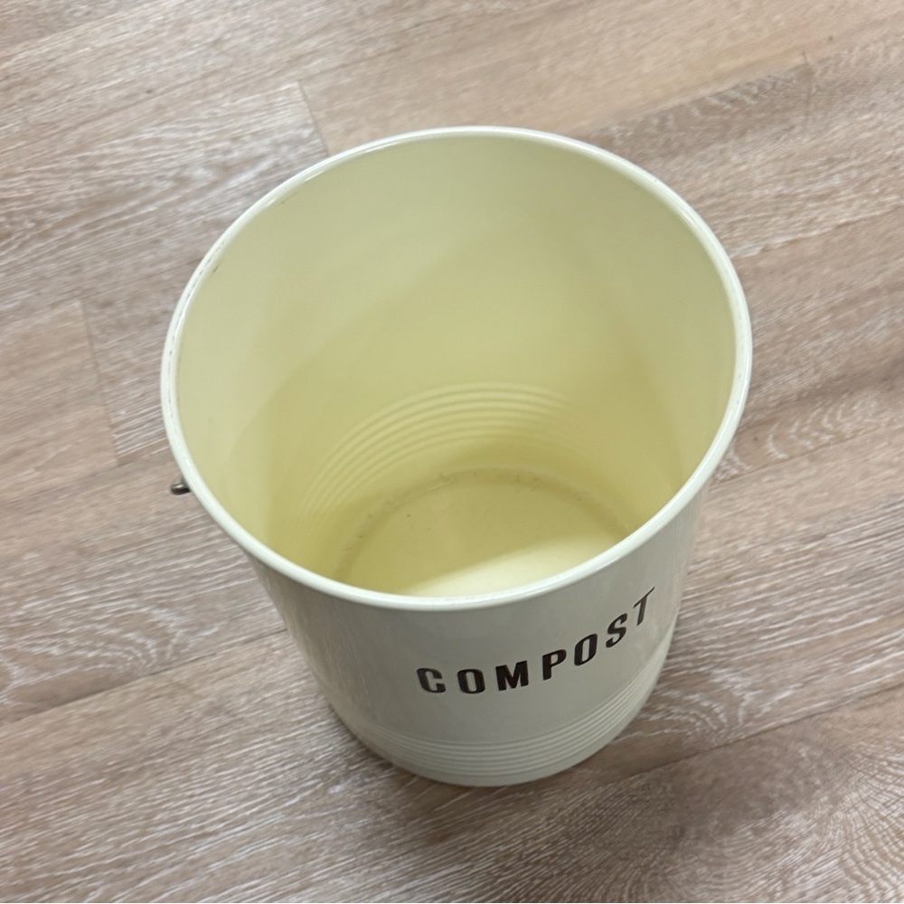Now Design Elegant Cream Compost Bin with Black Lid - Picture 3 of 5